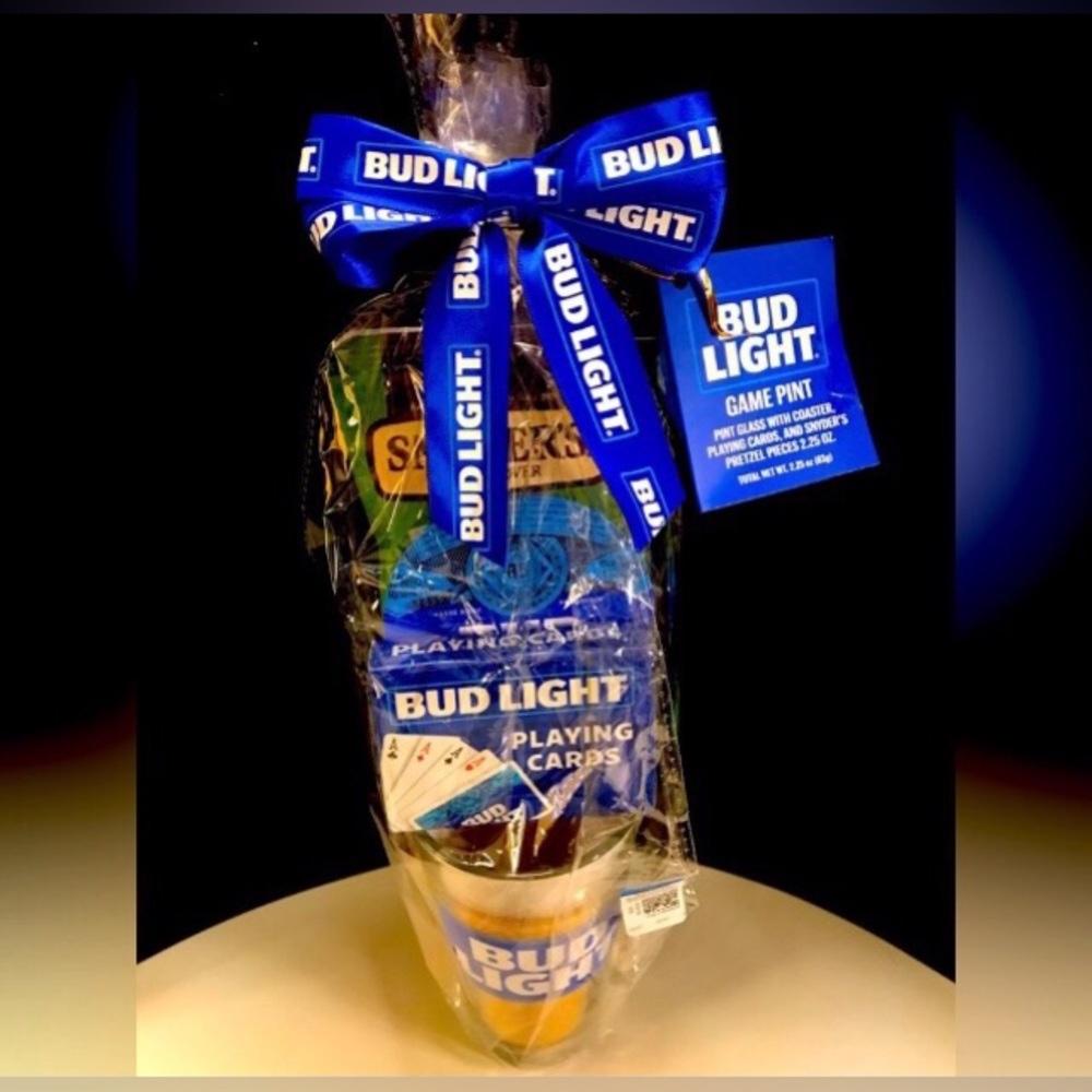 Bud Lite Game Pint Gift Set NWT - Picture 1 of 7